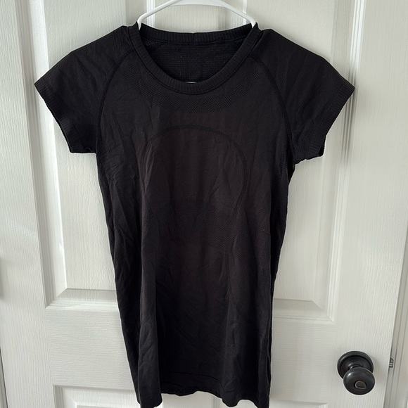 Swiftly Tech Short Sleeve - Picture 1 of 6